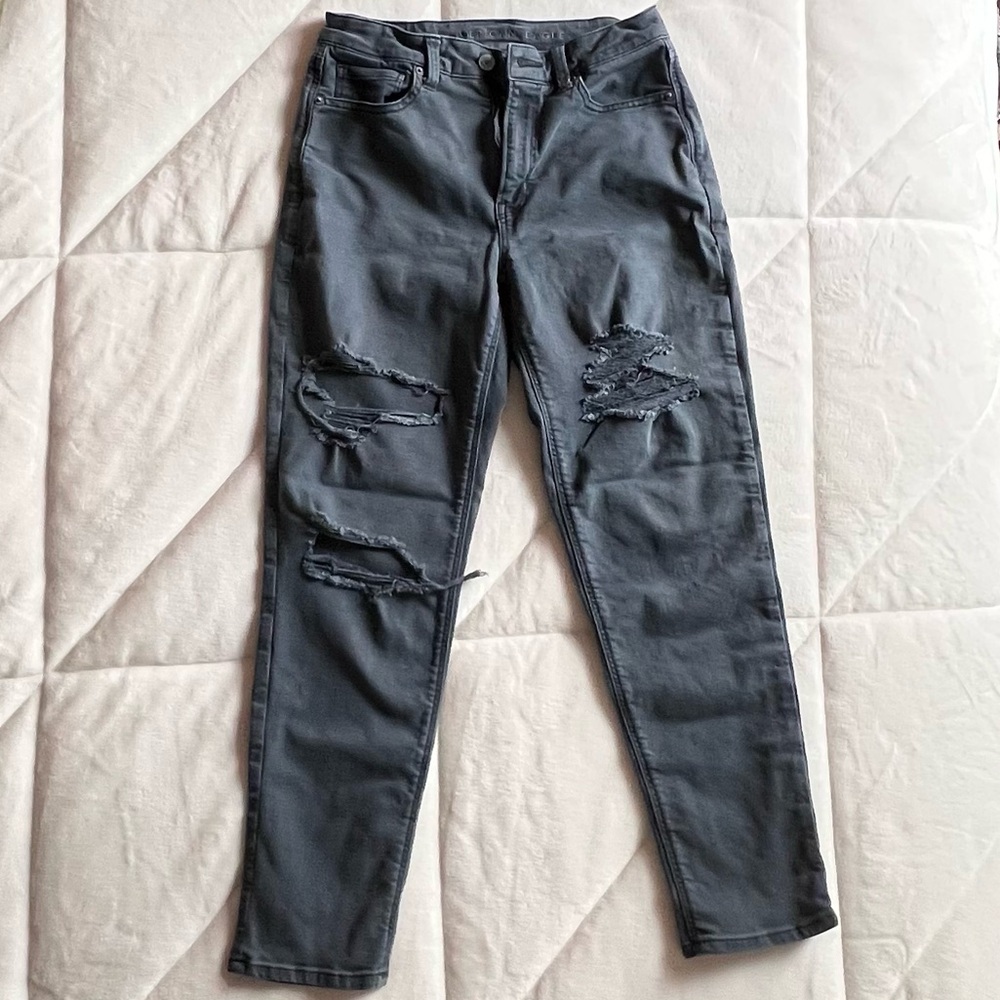 AE American Eagle Mom Jean Super Stretch Ripped Size 2 Regular